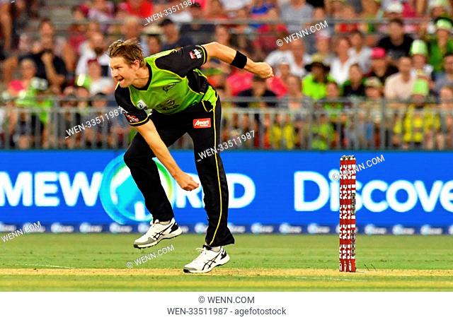 Sydney Thunder and Sydney Sixers opened the Big Bash league with a thrilling game, won by the Thunder on the last ball Featuring: Shane Watson Where: Sydney
