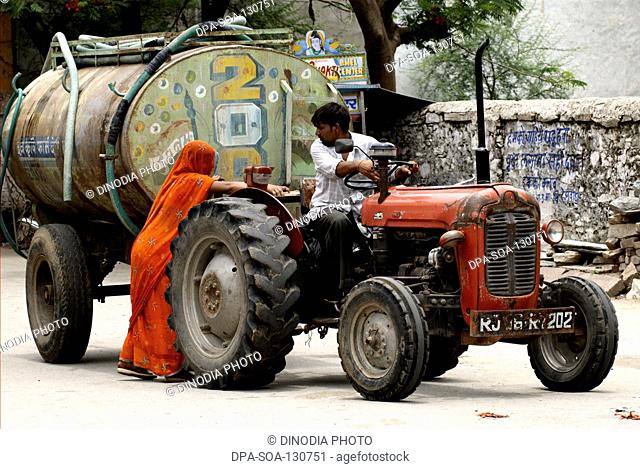 Tractor ; Dilwara town ; Rajasthan ; India