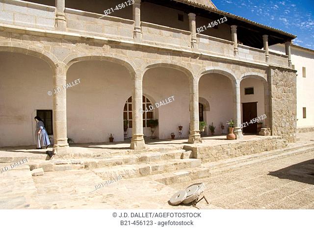 Monastery of Santa Clara de la Columna  at Belalcazar: 'Patio de la Samaritana'. Córdoba province. Andalucia. Spain