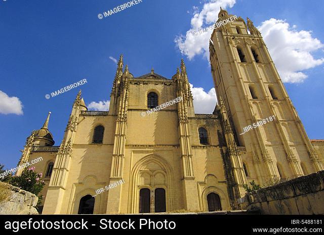 Cathedral, Plaza Mayor, Segovia, Castile-Leon, Spain, Europe