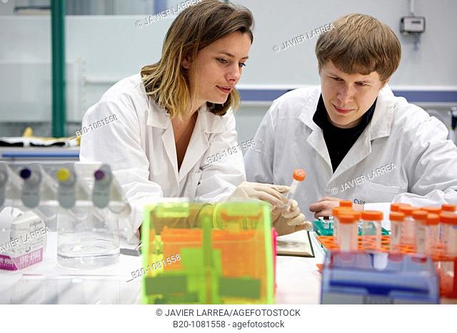 Preparing samples, Laboratory of Nanobiotechnology, CIC nanoGUNE, Nanoscience Cooperative Research Center, San Sebastian, Gipuzkoa, Euskadi, Spain
