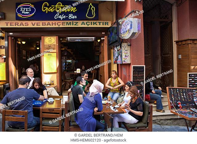 Turkey, Istanbul, Asian side, Kadikoy district, downtown, coffee