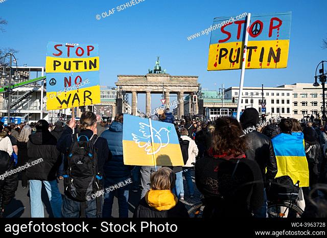 Berlin, Germany, Europe - Peace demonstration and charity concert for the Ukraine according to the motto ""Sound of Peace"" at the Brandenburg Gate in Mitte...
