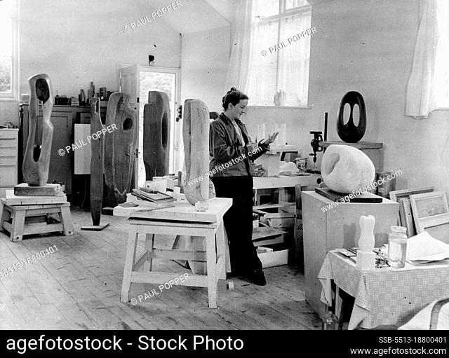 Barbara Hepworth - World Famous Sculptor, Barbara Hepworth, Seen working in her studio at 15th May 1952. (Photo by Paul Popper, Paul Popper Ltd.)