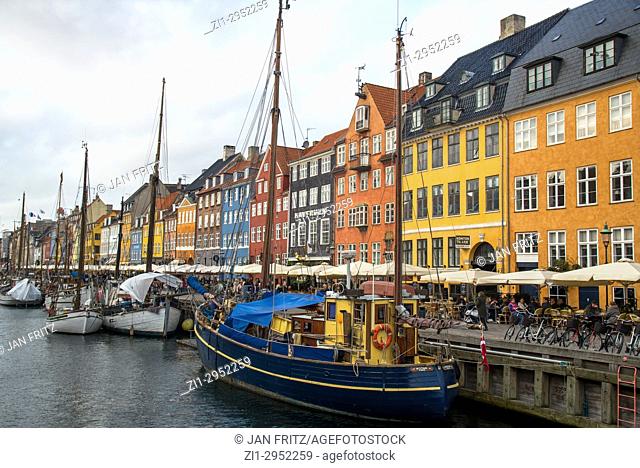 Colourful houses at Nyhavn in Kopenhagen, Denmark