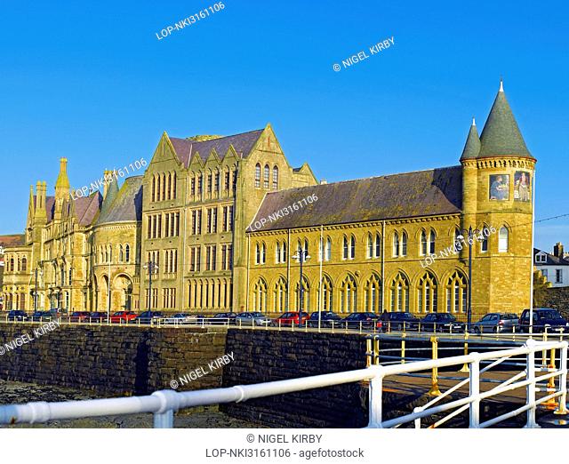 Wales, Ceredigion, Aberystwyth. Old College Aberystwyth University, originally opened in 1865 as the Castle Hotel. It is one of finest examples of the work of...