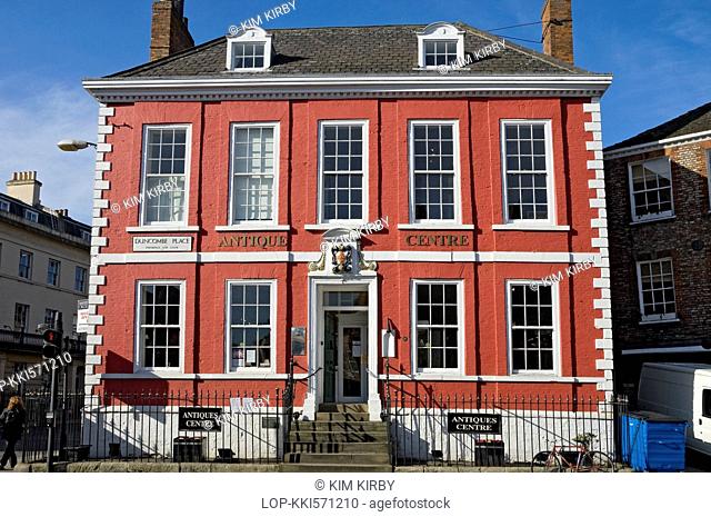 England, North Yorkshire, York. The Red House in Duncombe Place, The building was built in the early 18th century for Sir William Robinson Baronet
