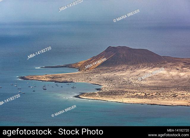 View from Mirador Del Rio to Montana Amarilla volcano, 172 m, La Graciosa Island, Canaries, Canary Islands, Spain, Europe