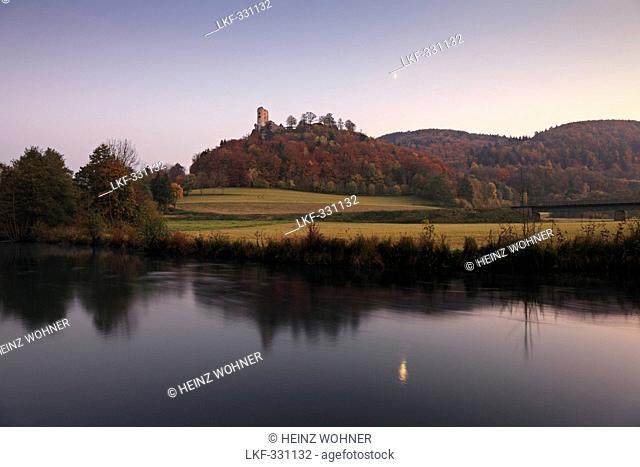 Neudeck castle above the Wisent valley, Fraenkische Schweiz, Franconia, Bavaria, Germany