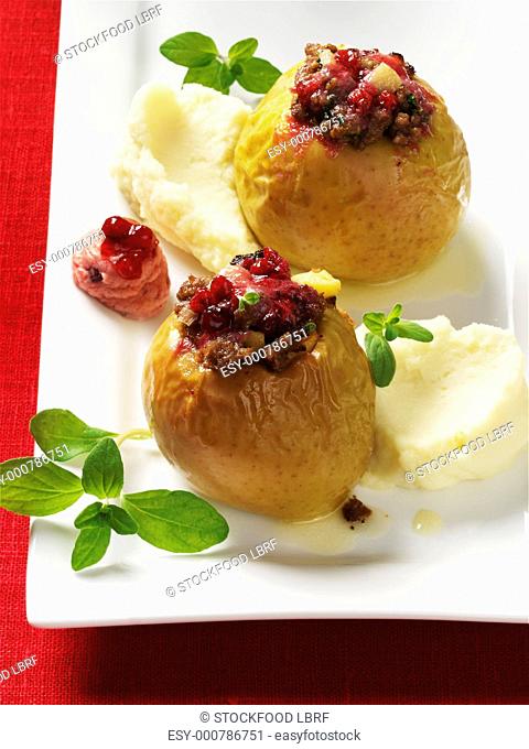 Baked apples with mince stuffing