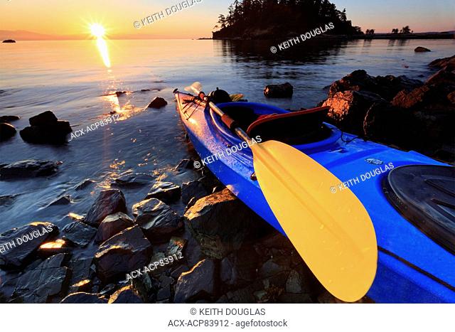 Sea kayak at sunrise, Pipers Lagoon Park, Nanaimo, Vancouver Island, British Columbia