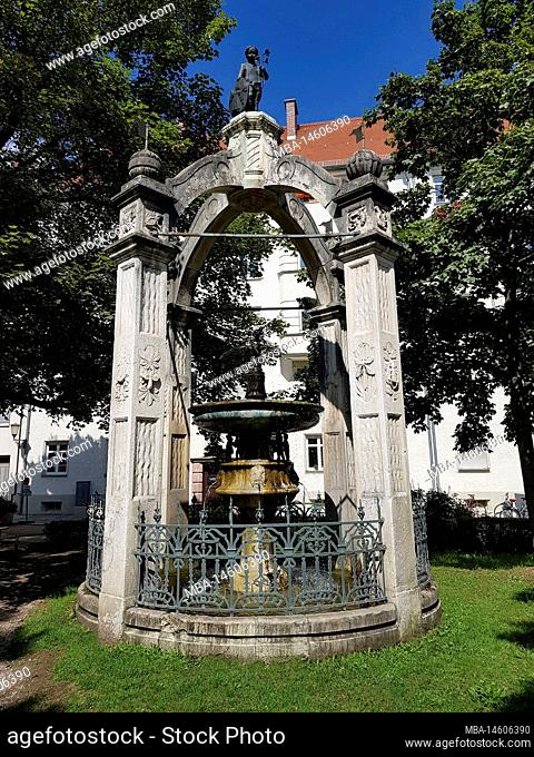 Reiherbrunnen, Munich-Au, Regerplatz, bowl fountain (bronze on stone base), stone housing with lattice, created in 1899 by Theodor Fischer and Josef Flossmann