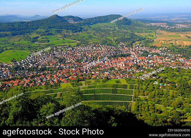 Baden - Württemberg, Schwäbische Alb, bei Neuffen Blick vom Hohenneuffen Ortschaft : Neuffen