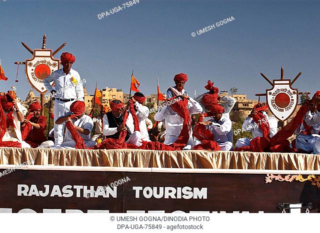 Turban Tying Competition ( Indian ) , Desert Festival 2004 , Jaisalmer , Rajasthan , India