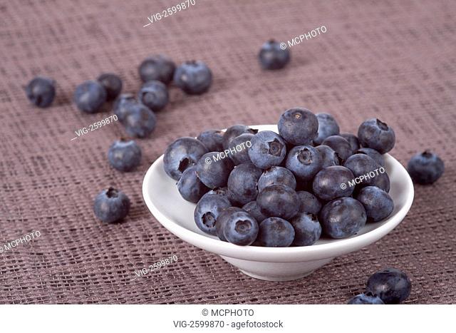 Blueberries on a plate - 01/01/2011