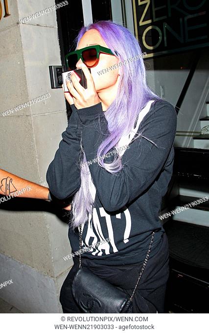 Troubled star Amanda Bynes spotted leaving Nine Zero One salon sporting new purple hair Featuring: Amanda Bynes Where: Los Angeles, California