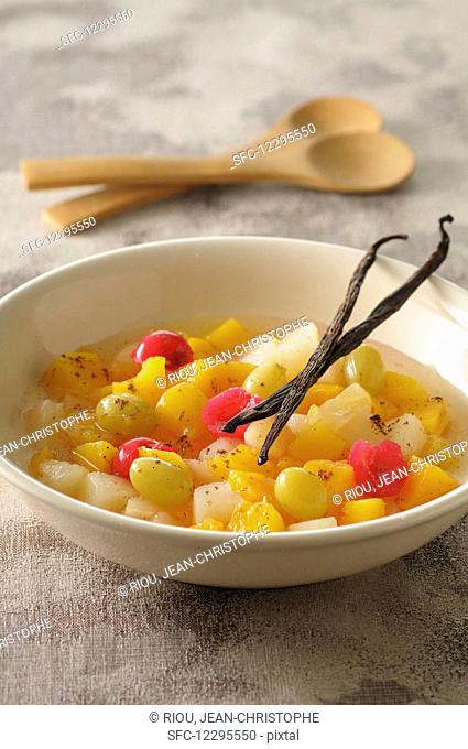Fruit salad with vanilla pods