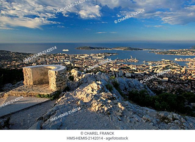 France, Var, Toulon, Point of view on Toulon and its harbour since the Belvedere of the mount Faron (Altitude : 540 meters)