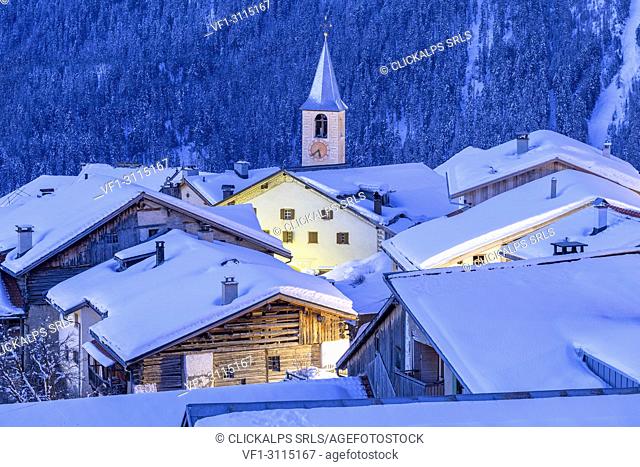 Dusk at the village of Latsch, Bergun, Albula Valley, District of Prattigau/Davos, Canton of Graubünden, Switzerland, Europe