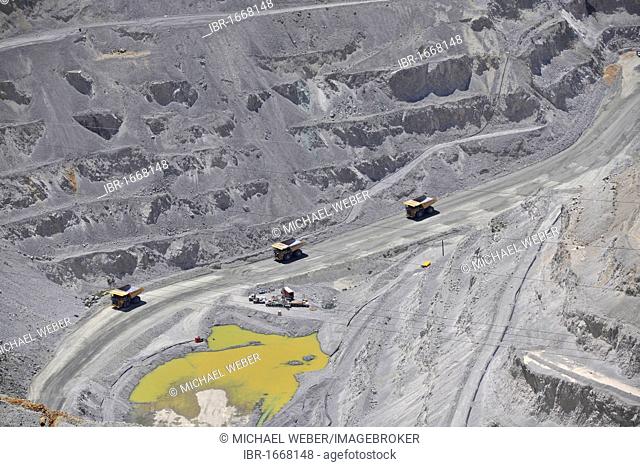 Special trucks, Bingham Canyon Mine or Kennecott Copper Mine, largest man-made open pit on earth, Oquirrh Mountains, Salt Lake City, Utah, USA, America
