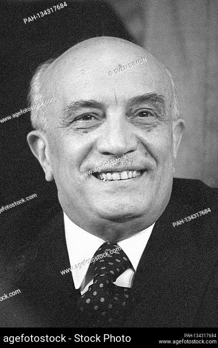 Amintore FANFANI, Italy, politician and economist, Amintore Fanfani (born February 6, 1908 in Pieve Santo Stefano, Arezzo Province; 'AU November 20