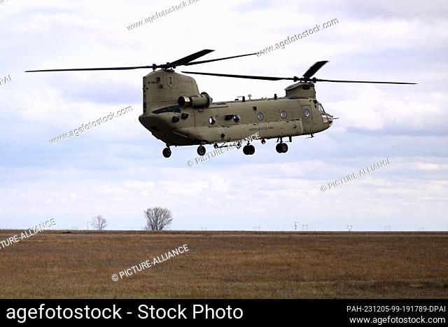 05 December 2023, Romania, Constanta: A US Army helicopter lands at the Mihail Kogalniceanu airfield near Constanta (Romania)