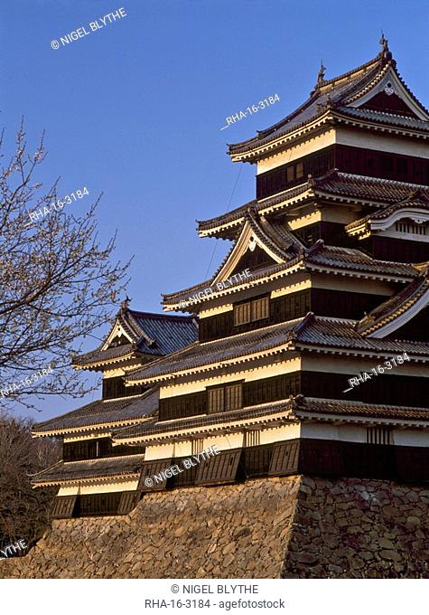 Matsumoto castle, one of only three remaining original wooden castles, Nagano-ken, Japan, Asia