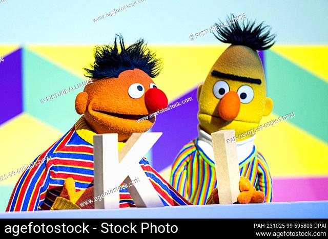 25 October 2023, Bavaria, Munich: The characters Ernie and Bert from the TV show ""Sesame Street"" make an appearance during the opening of the 37th Medientage...