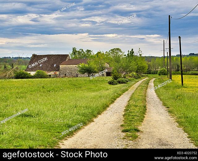 double-track driveway and farm near Eymet, Dordogne Department, Nouvelle-Aquitaine, France