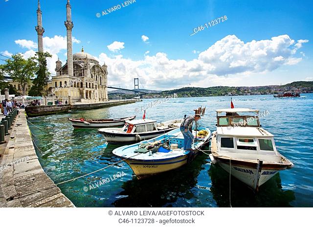Ortakoy Mosque. Fatih Sultan Mehmet Bridge. Istanbul. Turkey