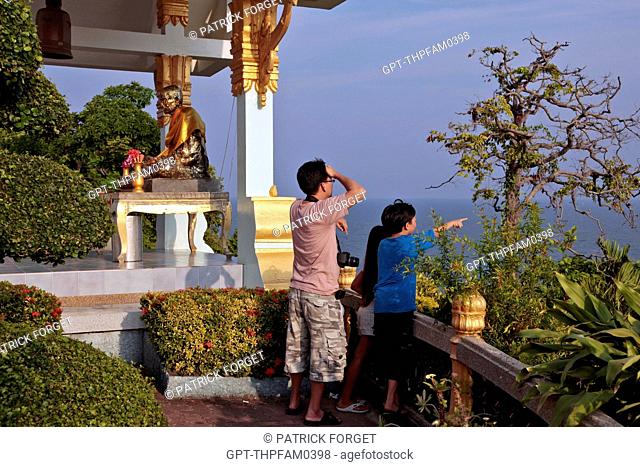 PRA MAHATAT JEDE PUKDE PRAKAD, THE TEMPLE OF THE BIG BUDDHA BUILT IN HONOR OF THE KING RAMA IX ON THE 50TH ANNIVERSARY OF HIS RISE TO THE THRONE, BAN KRUT
