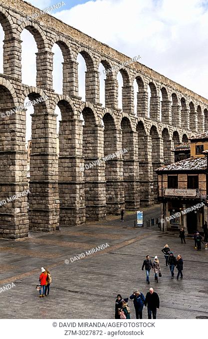 Roman aqueduct, Segovia and plaza del Azoguejo. Castile-Leon, Spain