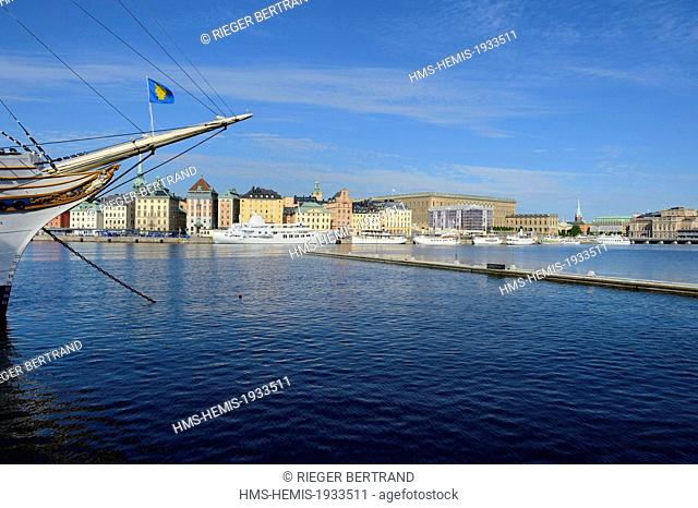 Sweden, Stockholm, the old city on the island of Gamla stan (Gamala Stan Riddarholmen) seen from the island of Skeppsholmen