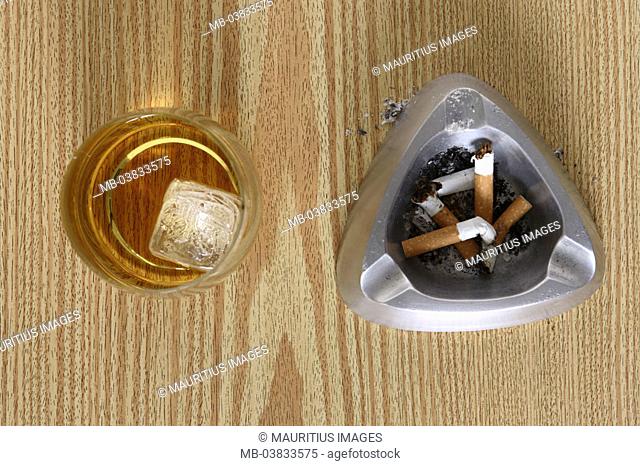 Wood table, ashtrays,  Cigarette butts, Cognacschwenker,  from above,  Series, table, wood surface, Ascher, filter cigarettes, butts, brandy glass, Cognac