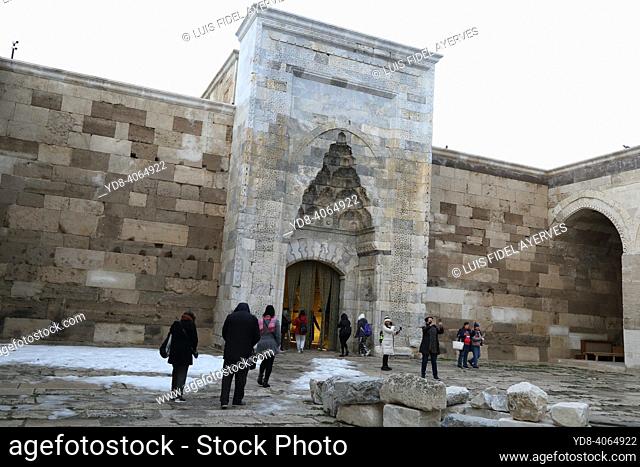 SultanhanÄ± Caravanserai. Sultan Han is a large 13th-century Seljuk caravanserai located in the city of SultanhanÄ±, Aksaray Province, Turkey