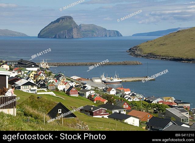 Midvagur, Vagafjördur, by the fjord Vagafjordur, Vagar Island, Faroe Islands, Denmark, Europe