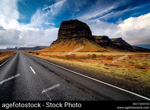 Iceland, road in southern Iceland in autumn