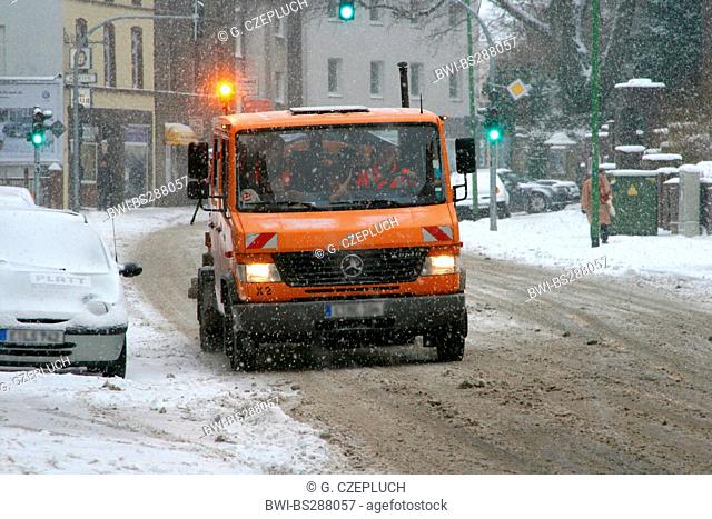 gritting lorry in action, Germany, North Rhine-Westphalia