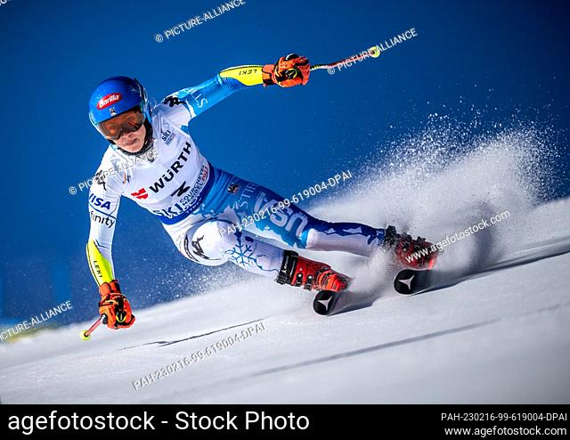 16 February 2023, France, Courchevel: Alpine skiing: World Championships, women's giant slalom: Mikaela Shiffrin of the USA skis in 1st run