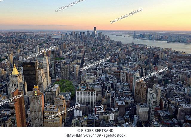 United States, New York City, Manhattan, view from the Empire State Building over Southern Manhattan, the One World Trade Center (1WTC) and the Hudson River