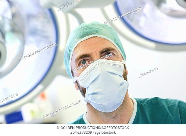 Surgeon, Operating room, Hospital, Spain