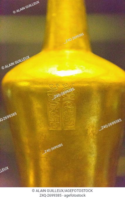 Egypt, Cairo, Egyptian Museum, dishes found in the royal necropolis of Tanis, burial of Psusennes : Gold flask with cartouches of the king