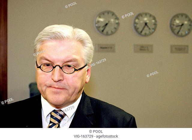 Kidnapping of CRYOTEC staff in the Iraq: Frank Walter STEINMEIER (SPD), federal foreign minister, in the crisis reaction centre