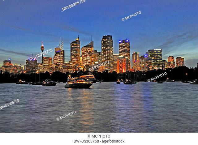 Skyline of Sydney in evening light, Australia, New South Wales, Sydney