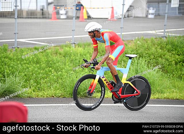 28 July 2021, Japan, Oyama: Cycling: Olympics, Oyama, men, individual time trial at Fuji International Speedway. Amanuel Ghebreigzabhier from Eritrea