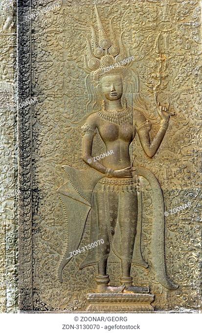 Flachrelief einer Devata als göttlicher Tempelwächterin, Westliche Gopura, Tempelanlage Angkor Wat, Angkor, Kambodscha / Bas-relief carving depicting a devata