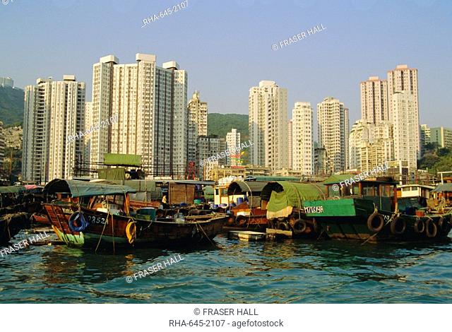 The Floating City of boat homes sampans, Aberdeen Harbour, Hong Kong Island, Hong Kong, China