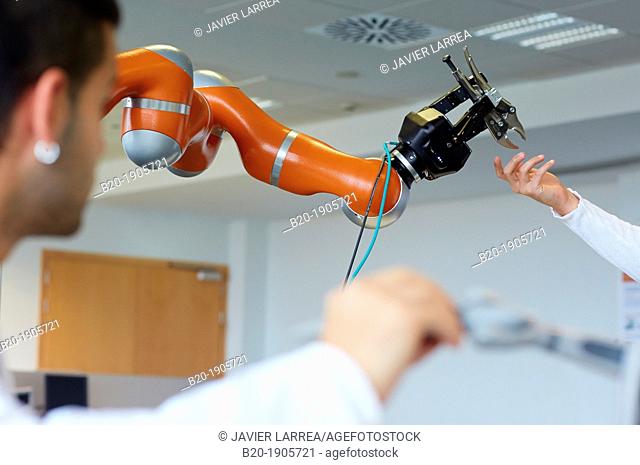 LWR robot, using haptic teleoperation with force feedback  Safety in human-robot cooperation  Industry, Tecnalia Research & innovation