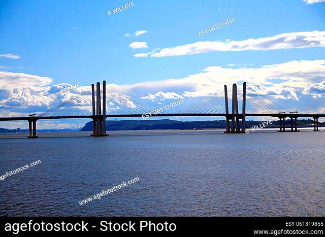Close up of the central part of the Governator Cuomo bridge in the New York State