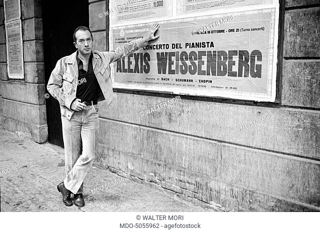 Bulgarian-born French pianist Alexis Weissenberg outside the Teatro Comunale in Modena where he is going to play a concert. Modena, 10th October 1970